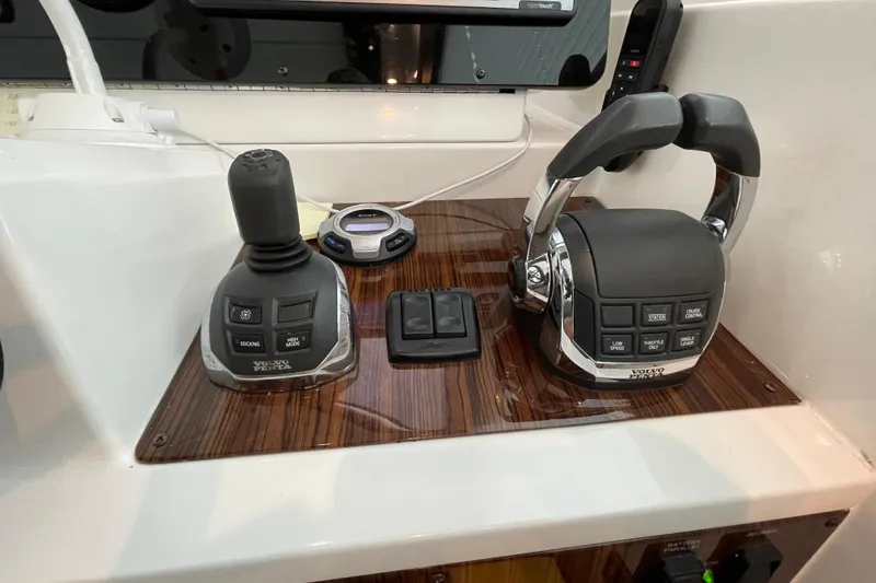 Slide: The Image of Interior view of 2012 Cruisers Yachts 48 Cantius with skylight and seating. - 31