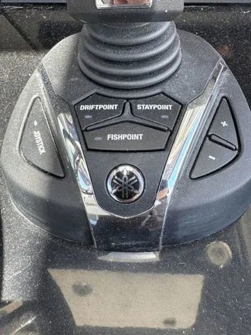 Slide: The Image of 2026 Robalo R360 Center Console joystick control panel with DriftPoint, StayPoint, and FishPoint features. - 15