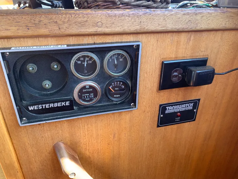 Slide: The Image of Californian 34 LRC 1983 - 23