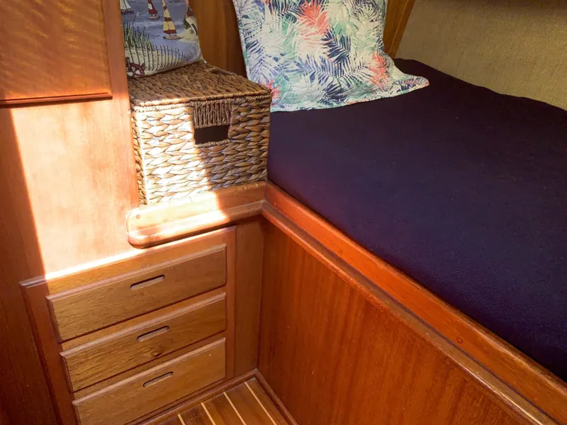 Slide: The Image of Californian 34 LRC 1983 - 25