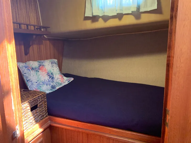 Slide: The Image of Californian 34 LRC 1983 - 26