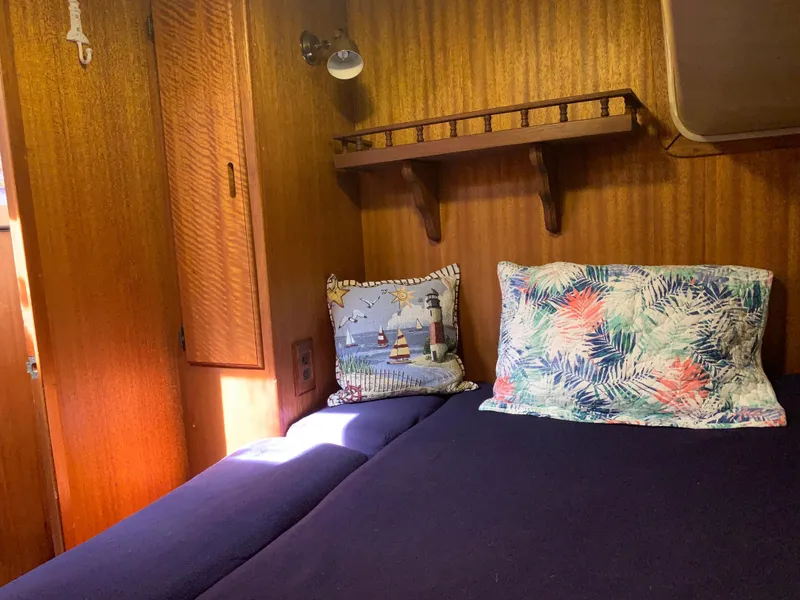 Slide: The Image of Californian 34 LRC 1983 - 27