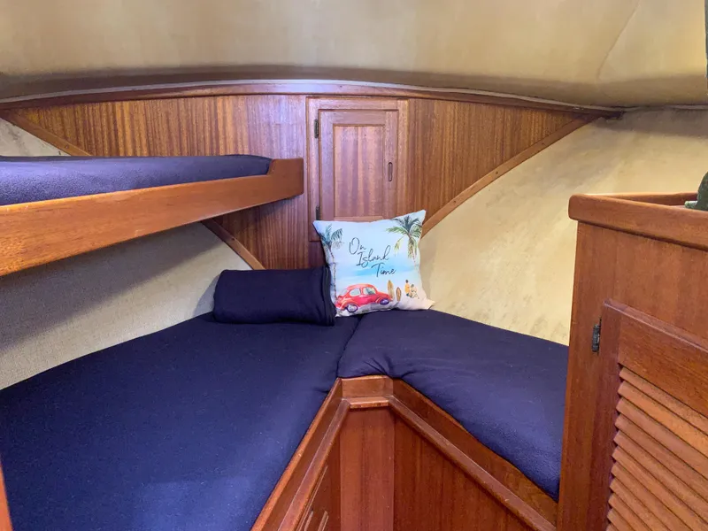 Slide: The Image of Californian 34 LRC 1983 - 29