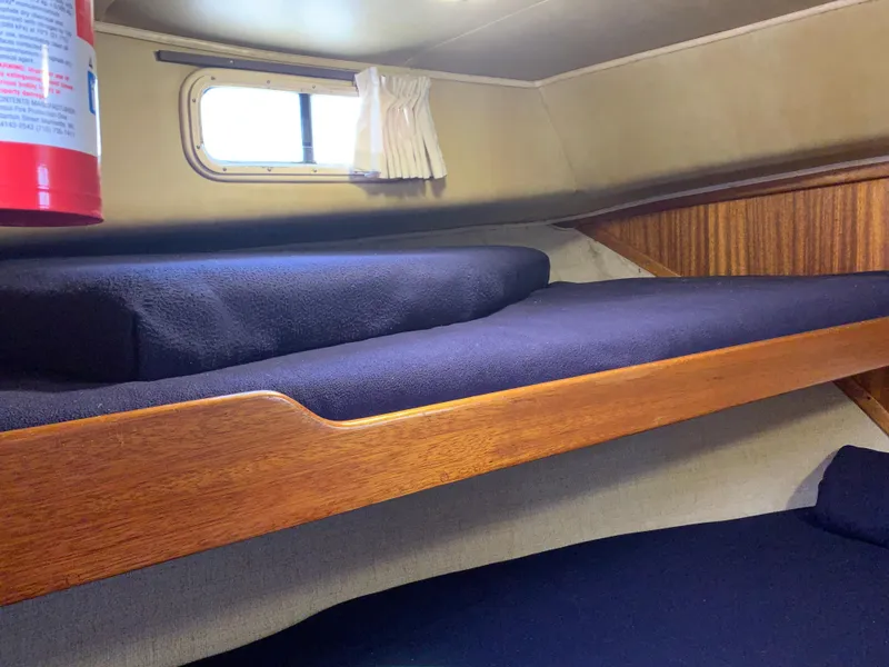 Slide: The Image of Californian 34 LRC 1983 - 32