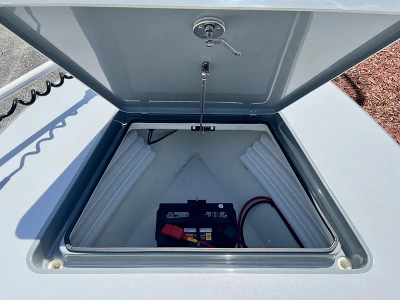 Slide: The Image of Maverick 18 HPX-V 2022 - 17