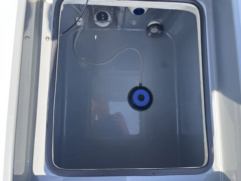 Slide: The Image of Maverick 18 HPX-V 2022 - 23