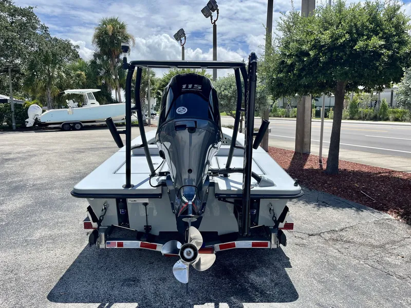 Slide: The Image of Maverick 18 HPX-V 2022 - 5