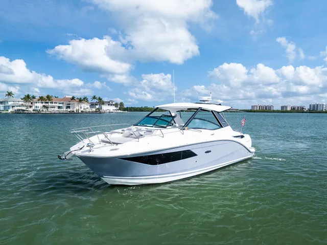 Slide: The Image of Sea Ray Sundancer 320 Outboard 2022 - 27
