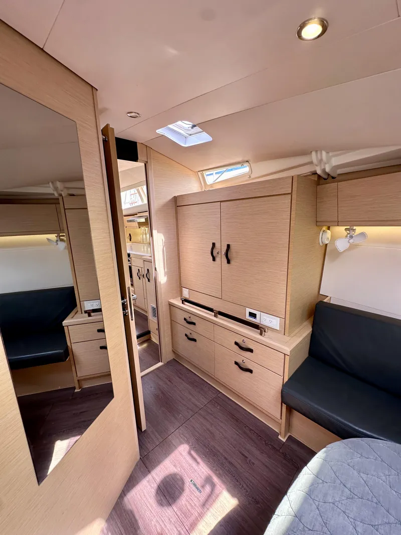 Slide: The Image of Jeanneau 54 2018 - 119