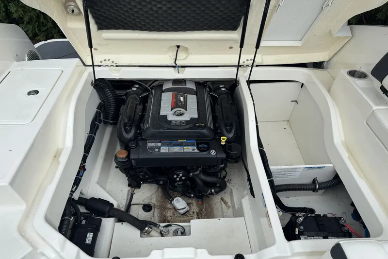 Slide: The Image of Bayliner DX 2250 2020 - 16