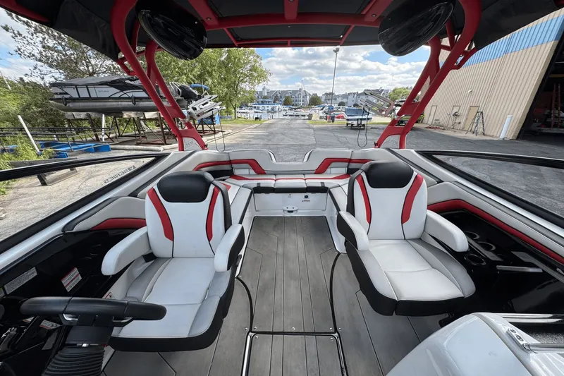 Slide: The Image of Yamaha 242 X 2020 - 4