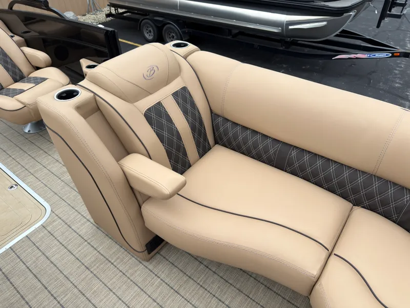 Slide: The Image of Barletta LUSSO 23UCTT 2022 - 5