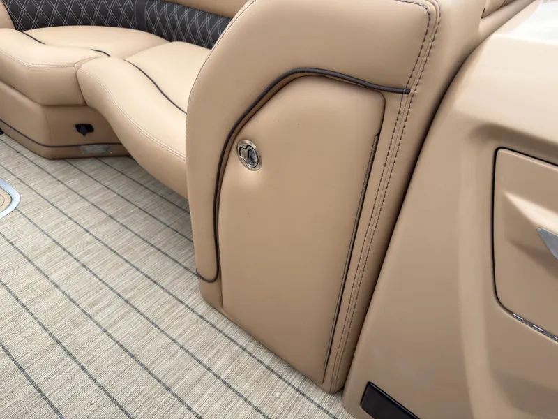 Slide: The Image of Barletta LUSSO 23UCTT 2022 - 8