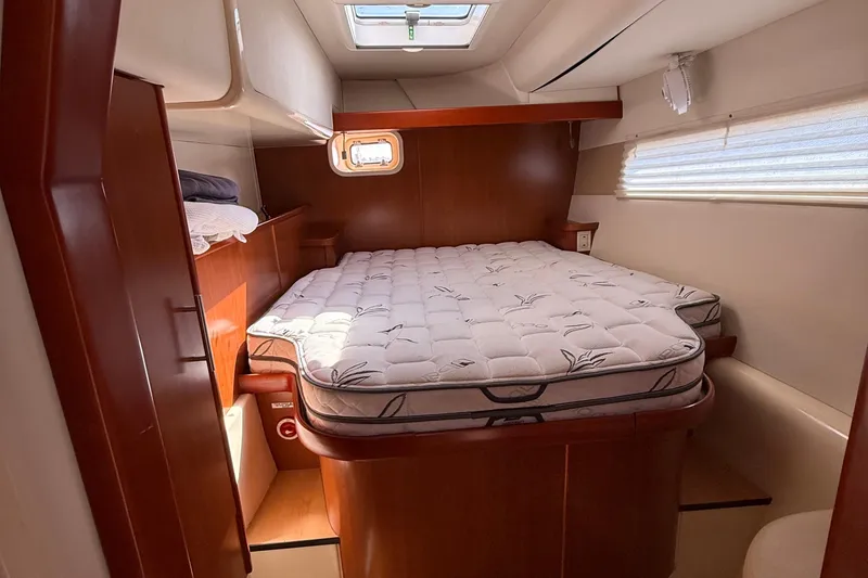 Slide: The Image of Luxurious cabin interior of 2012 Leopard 47 PC Owners' Version yacht. - 31