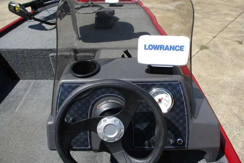 Slide: The Image of 2024 Bass Tracker Classic XL aluminum fishing boat in NC & VA anglers choice marine - 5