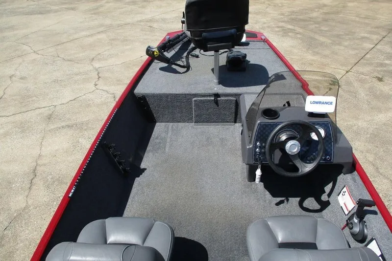 Slide: The Image of 2024 Bass Tracker Classic XL aluminum fishing boat in NC & VA anglers choice marine - 7