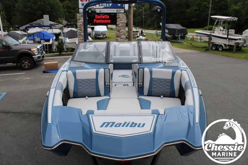 Slide: The Image of Malibu Wakesetter 24 MXZ 2026 - 12
