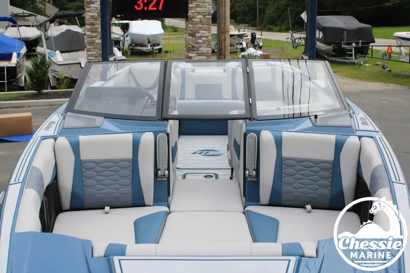 Slide: The Image of Malibu Wakesetter 24 MXZ 2026 - 15