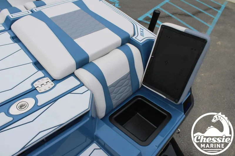 Slide: The Image of Malibu Wakesetter 24 MXZ 2026 - 17