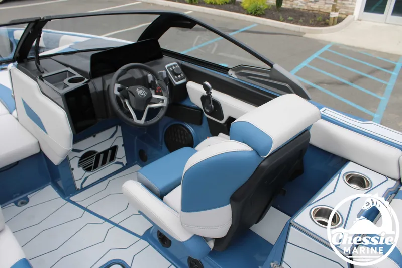 Slide: The Image of Malibu Wakesetter 24 MXZ 2026 - 28