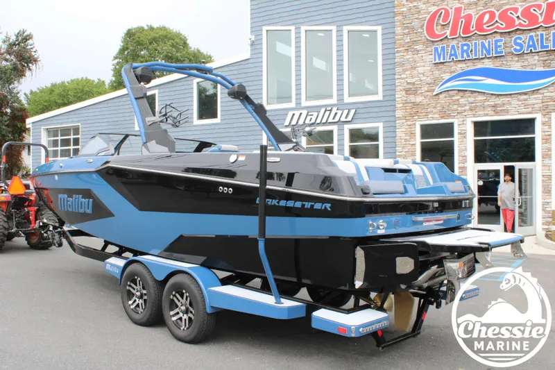Slide: The Image of Malibu Wakesetter 24 MXZ 2026 - 3