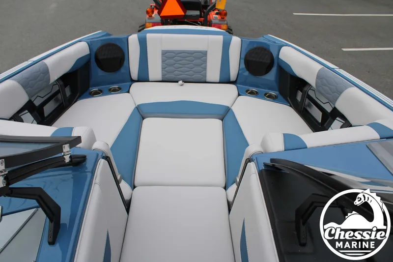 Slide: The Image of Malibu Wakesetter 24 MXZ 2026 - 31