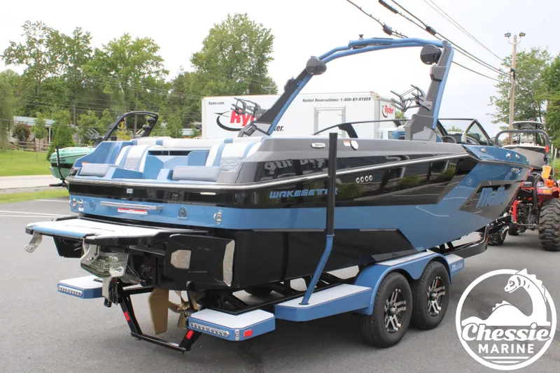 Slide: The Image of Malibu Wakesetter 24 MXZ 2026 - 8
