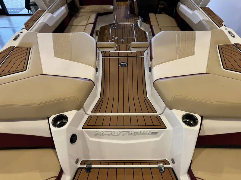 Slide: The Image of Nautique Super Air Nautique G23 2021 - 10