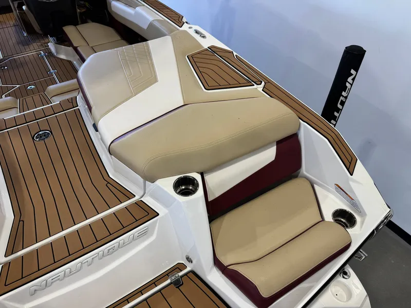 Slide: The Image of Nautique Super Air Nautique G23 2021 - 11