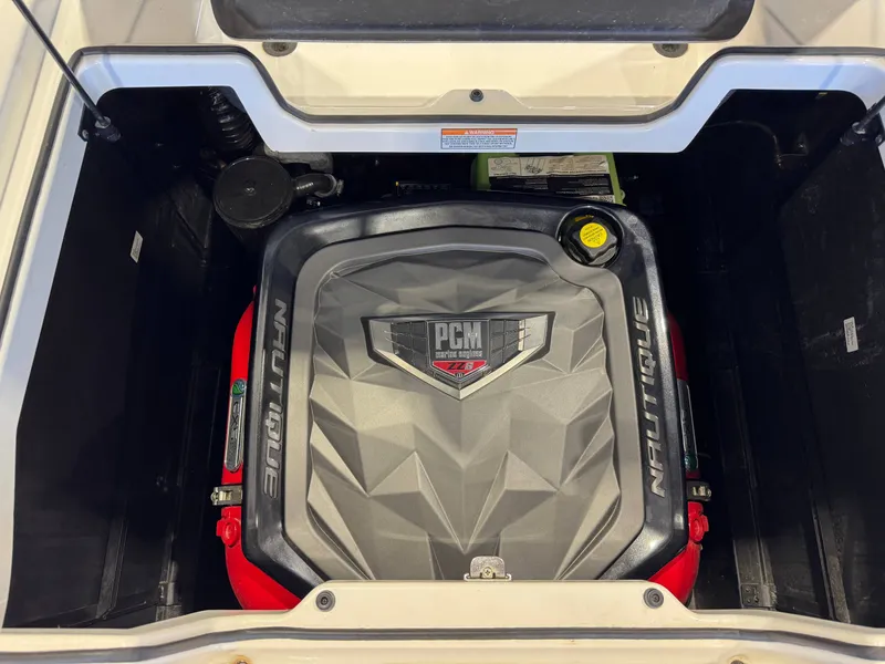 Slide: The Image of Nautique Super Air Nautique G23 2021 - 28