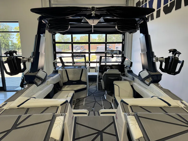 Slide: The Image of Nautique Super Air Nautique G23 Paragon 2024 - 9