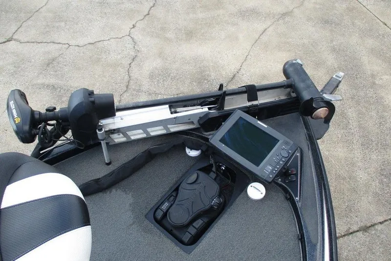 Slide: The Image of 2020 Skeeter ZX150 boat with trolling motor and fish finder on deck. - 4