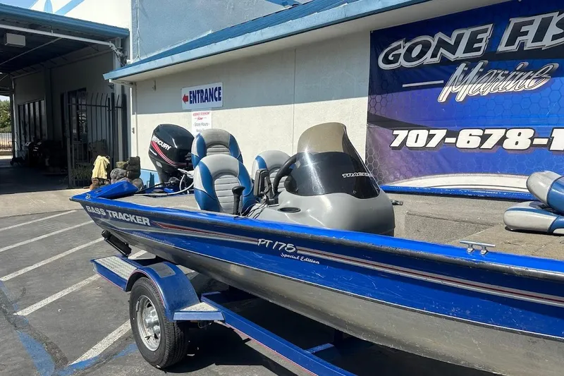 Slide: The Image of 2005 Bass Tracker Pro Team 175 boat at Gone Fishin' Marine dealership. - 7