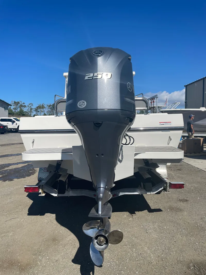 Slide: The Image of Defiance Admiral 220 EX 2026 - 2