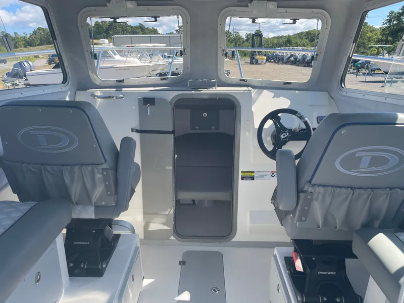 Slide: The Image of Defiance Admiral 260 EX 2026 - 10