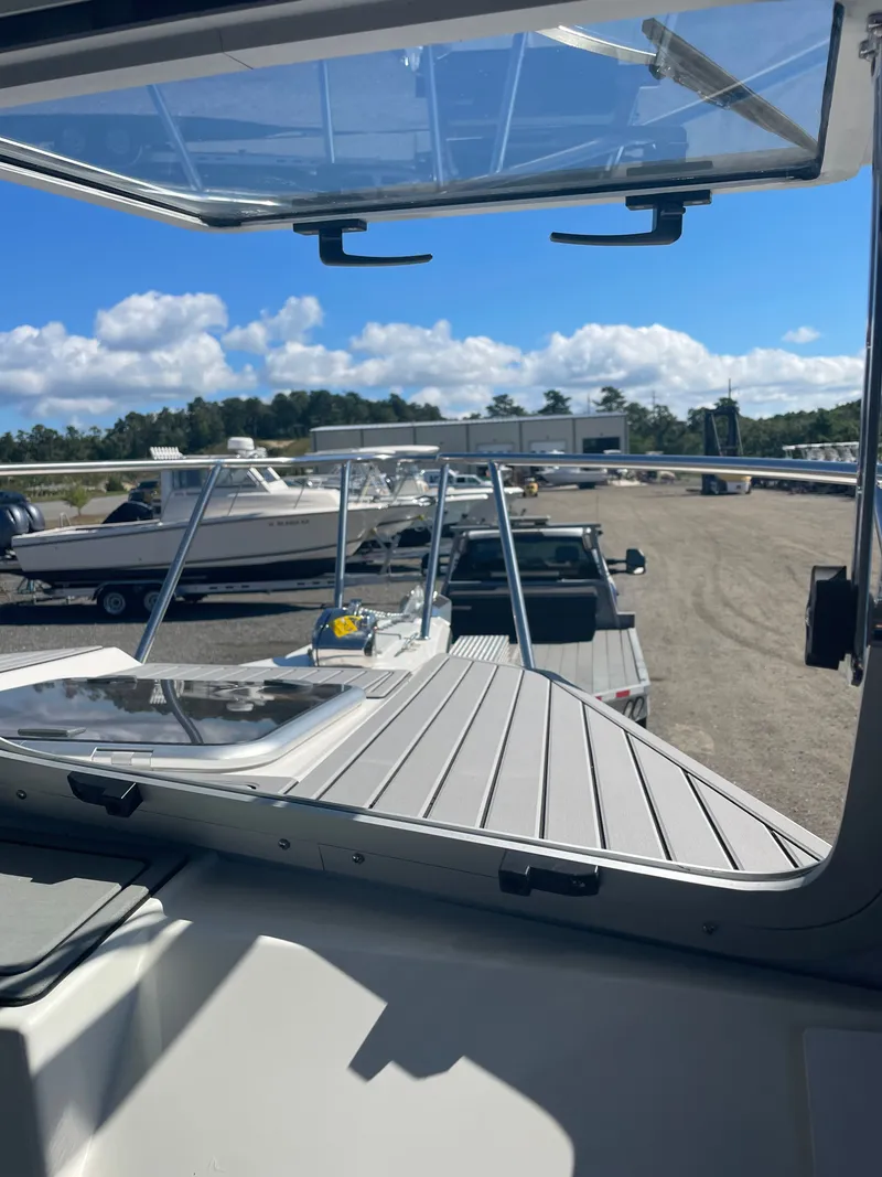 Slide: The Image of Defiance Admiral 260 EX 2026 - 16