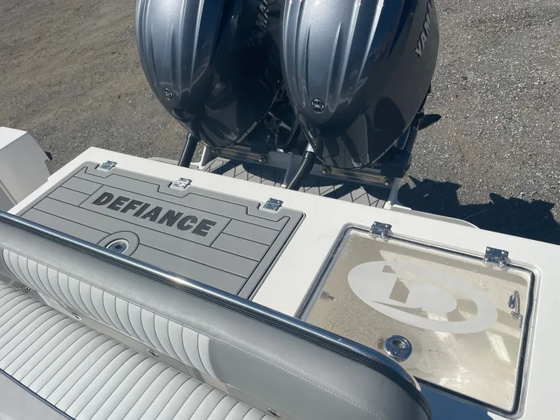 Slide: The Image of Defiance Admiral 260 EX 2026 - 6