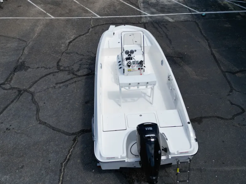 Slide: The Image of Bayliner T18LE 2025 - 12