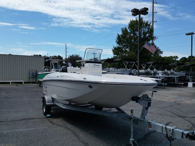 Slide: The Image of Bayliner T18LE 2025 - 15