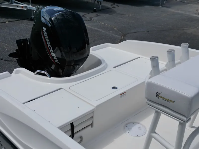 Slide: The Image of Bayliner T18LE 2025 - 19