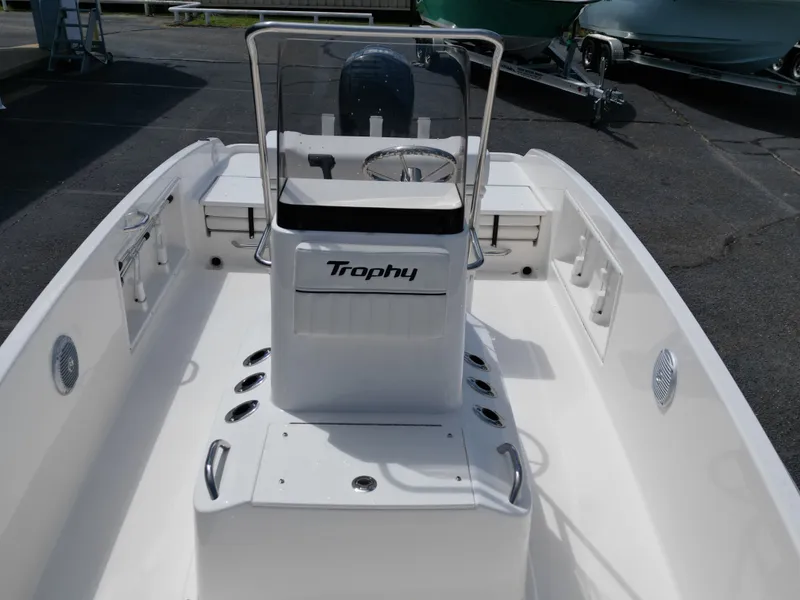 Slide: The Image of Bayliner T18LE 2025 - 23