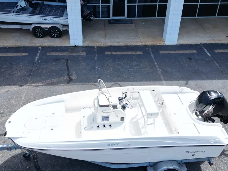 Slide: The Image of Bayliner T18LE 2025 - 5