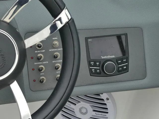 Slide: The Image of Cobalt 220S 2020 - 16