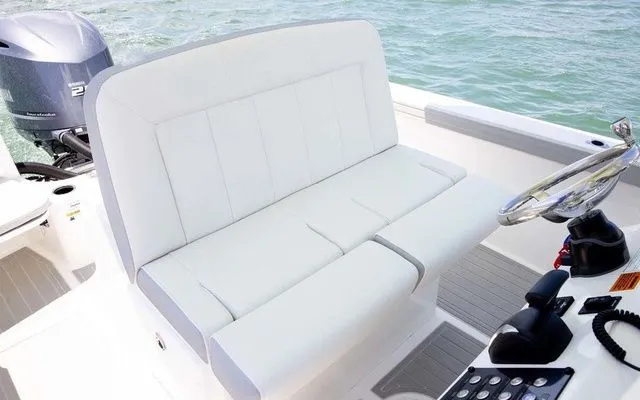 Slide: The Image of Parker Marine 227 Explorer 2026 - 10