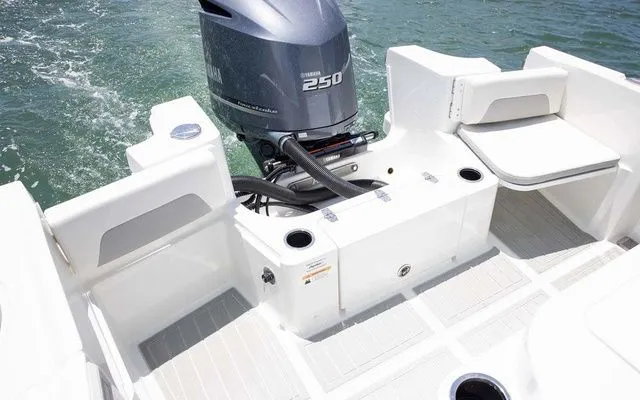 Slide: The Image of Parker Marine 227 Explorer 2026 - 13