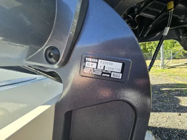 Slide: The Image of Parker Marine 227 Explorer 2026 - 4