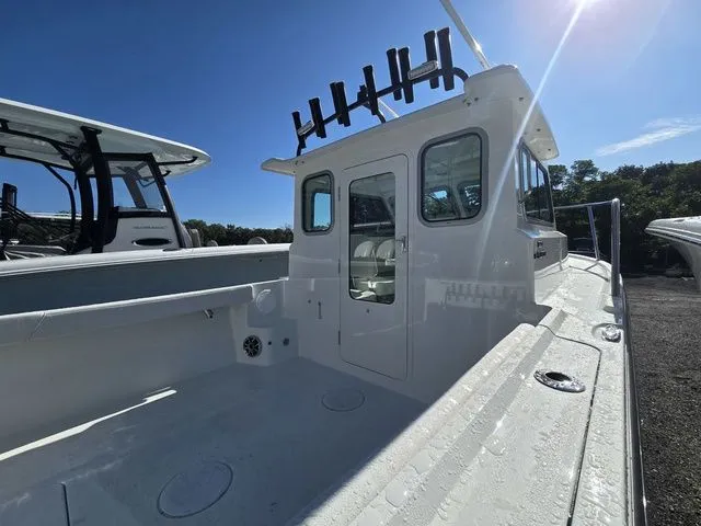 Slide: The Image of Parker Marine 227 Explorer 2026 - 7