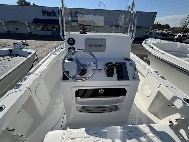 Slide: The Image of Parker Marine 180 Coastal 2026 - 13