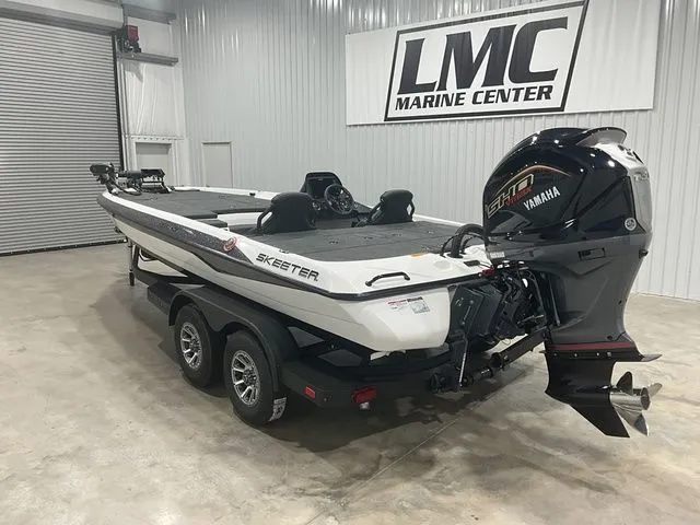 Slide: The Image of Skeeter ZXR21 SE 2026 - 10