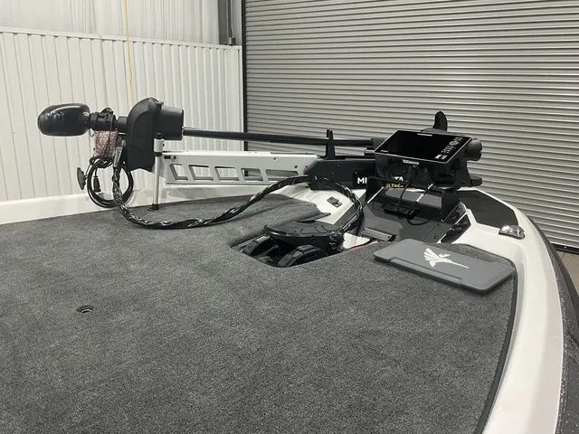 Slide: The Image of Skeeter ZXR21 SE 2026 - 12